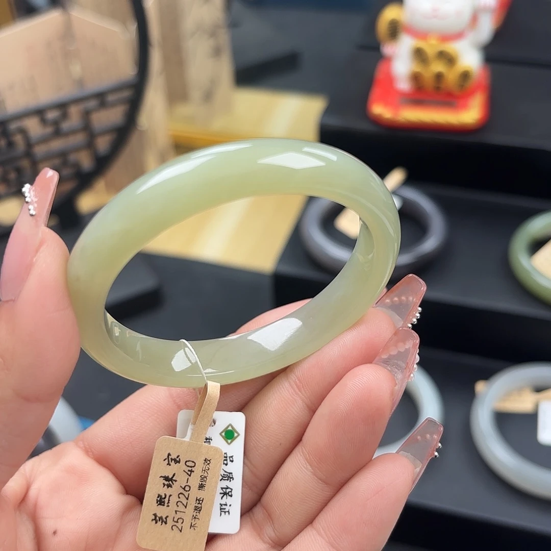 和田玉（糖玉）未镶嵌手镯