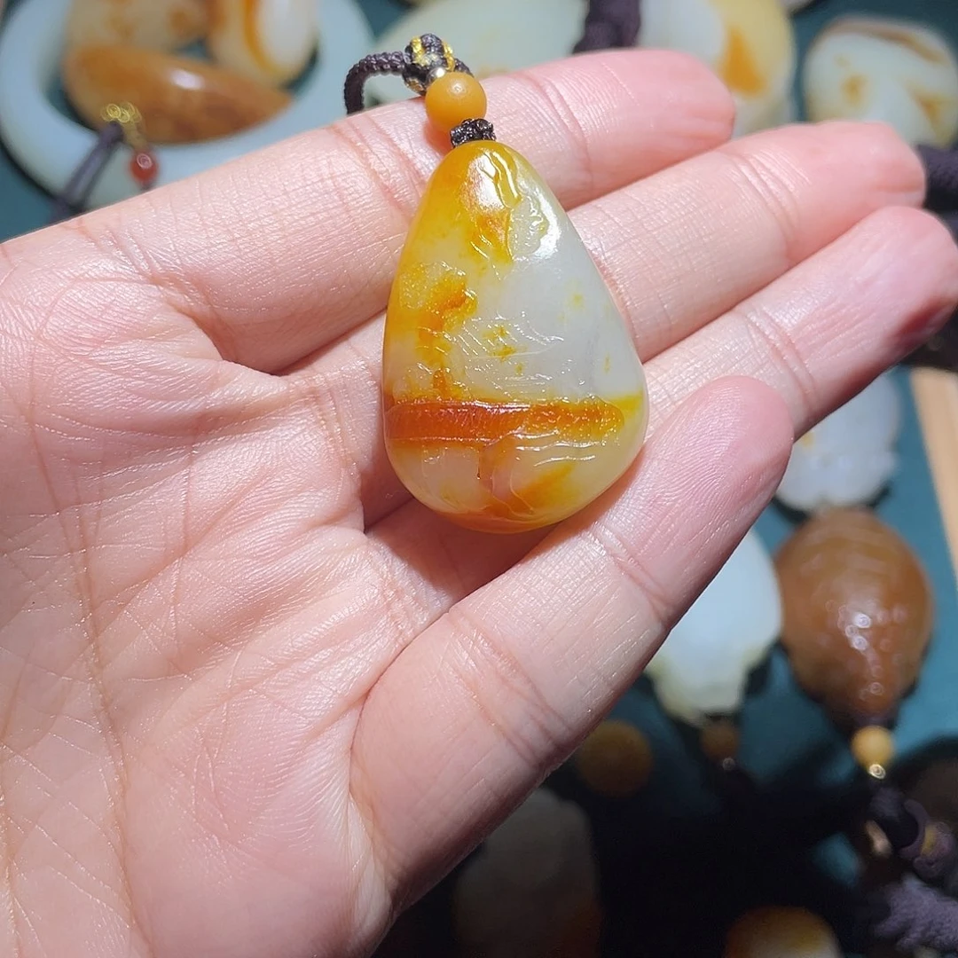 和田玉未镶嵌颈饰