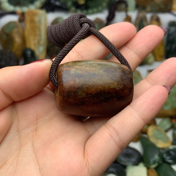 岫岩河磨玉（透闪石质玉）挂件未镶嵌夜*