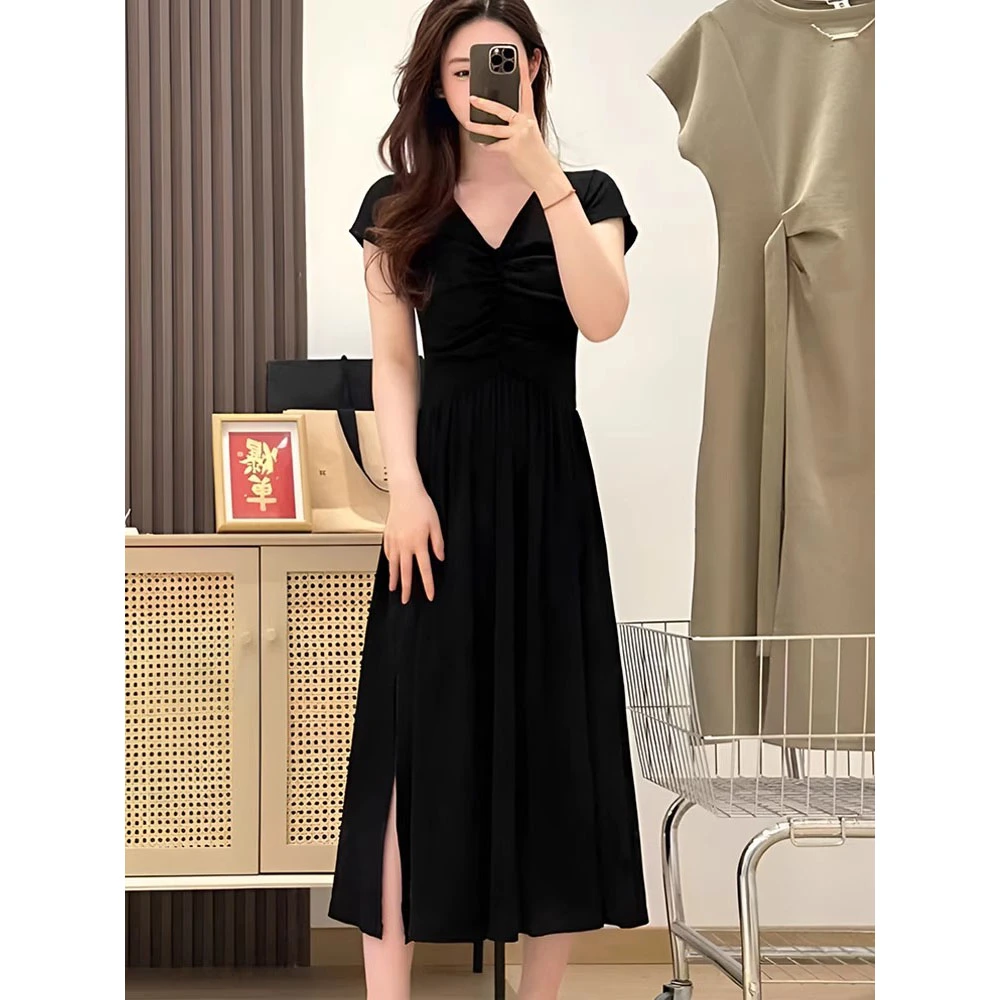 法式v领赫本风黑色a字连衣裙2025新款女夏季收腰显瘦开叉长裙子女