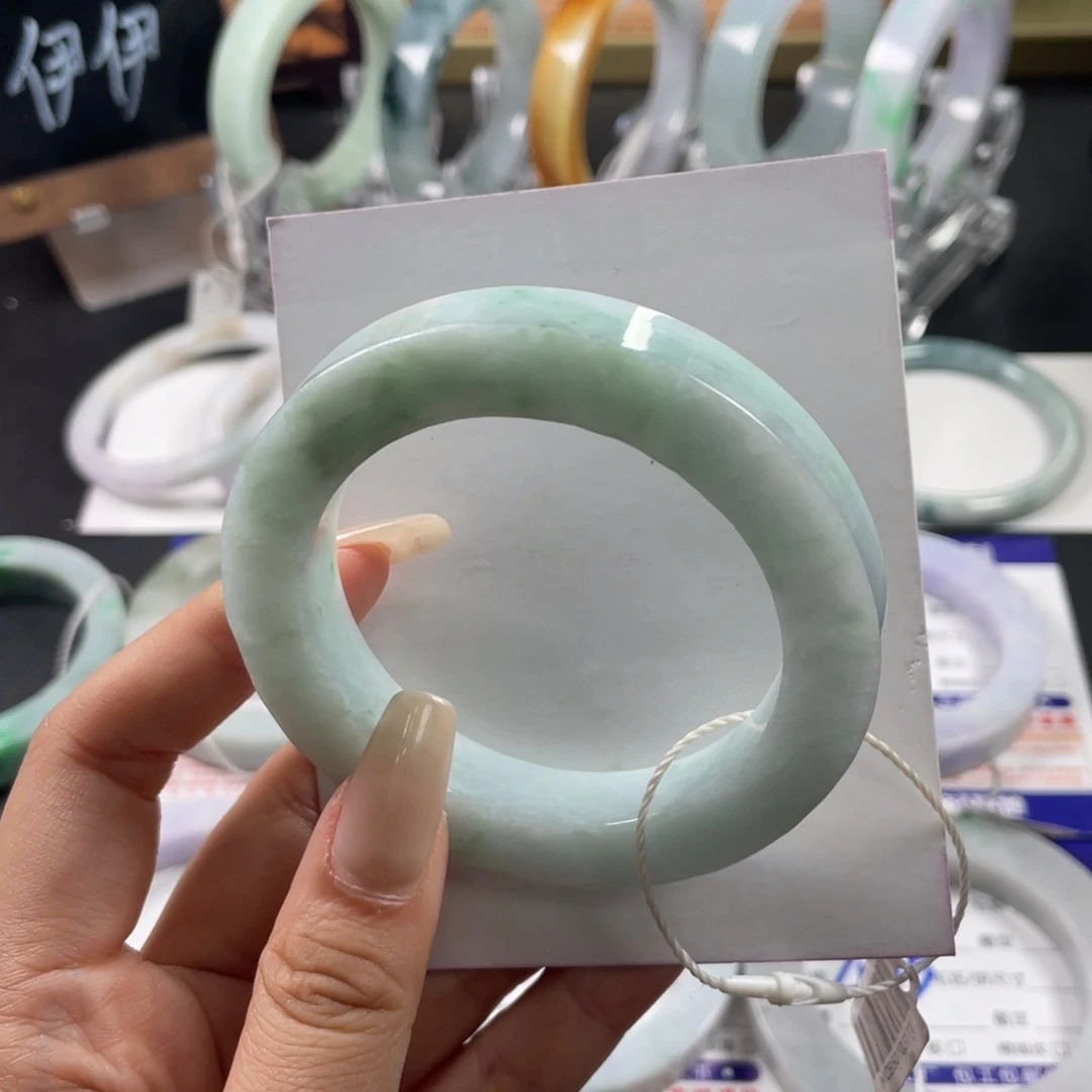 定制翡翠未镶嵌翡翠手镯基地质检发货