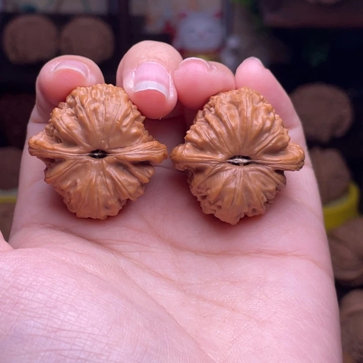 桃核把件闪购7白狮子32