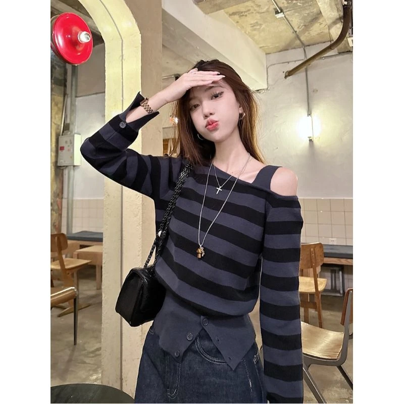 韩系复古蓝条纹温柔穿搭斜肩条纹针织衫女慵懒风修身显瘦百搭上衣