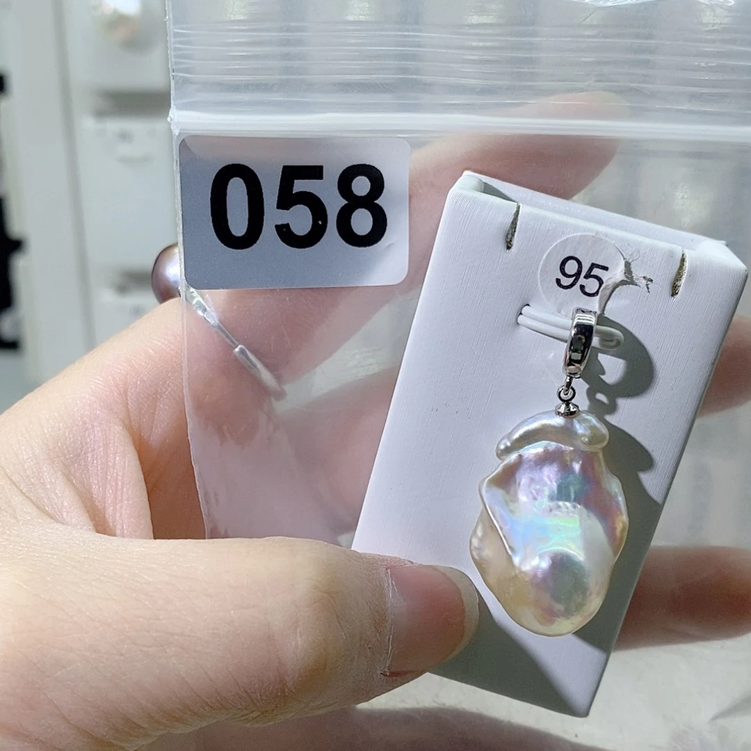 淡水珍珠合金颈饰