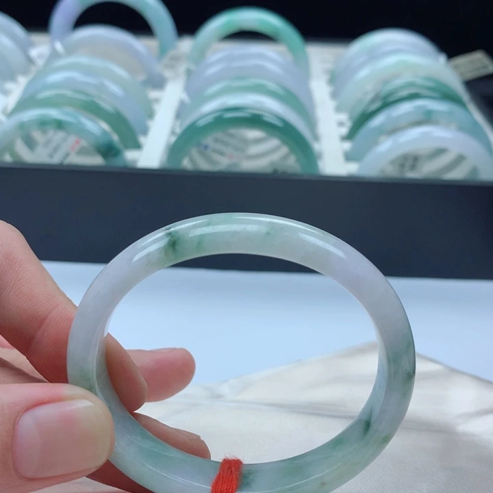 翡翠未镶嵌手镯54圈贵妃手镯