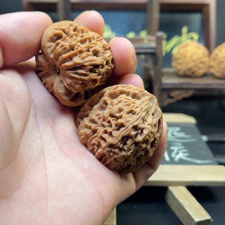 繁***梦大叶紫檀（黑酸枝木类）