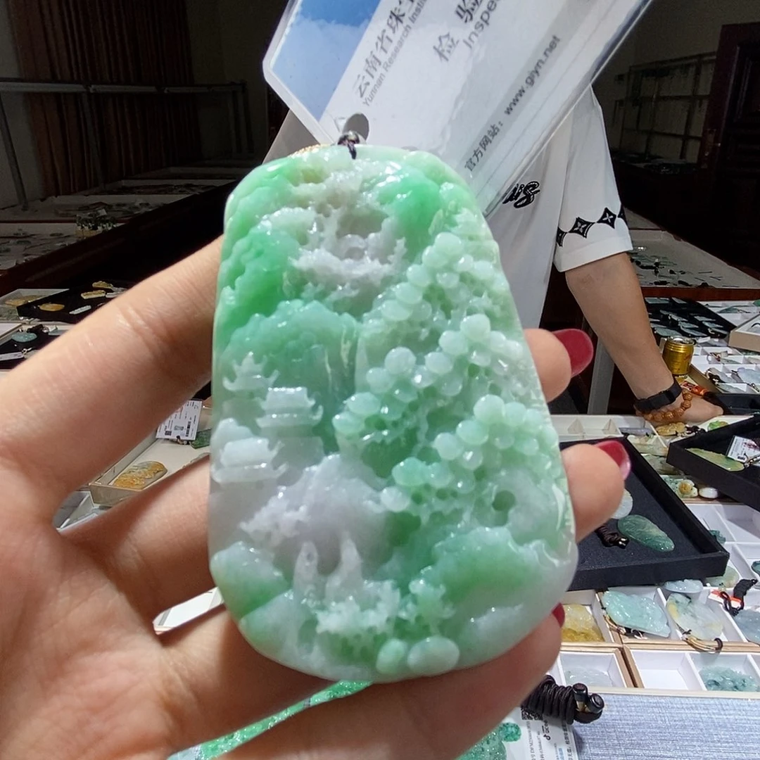 翡翠未镶嵌颈饰翡翠
