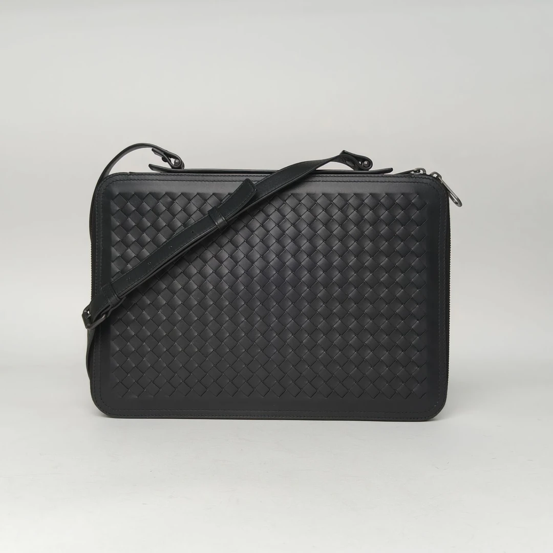 99新 BOTTEGA VENETA/葆蝶家 【娇】皮革C手提电脑文斜跨包 907500