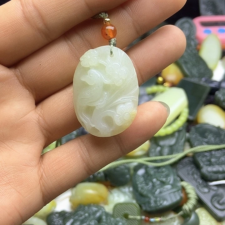 颈饰未镶嵌和田玉