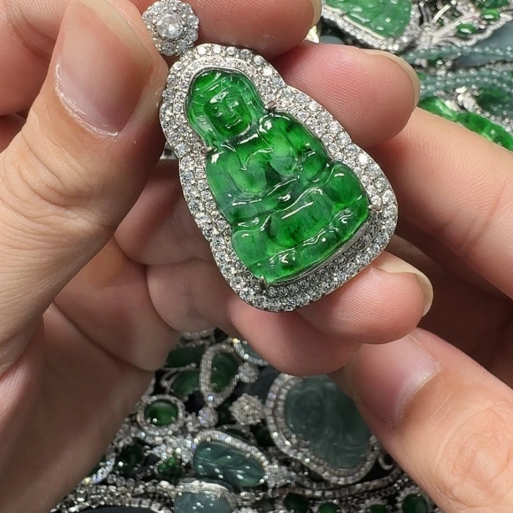 翡翠未镶嵌颈饰天然Ａ货翡翠放漏