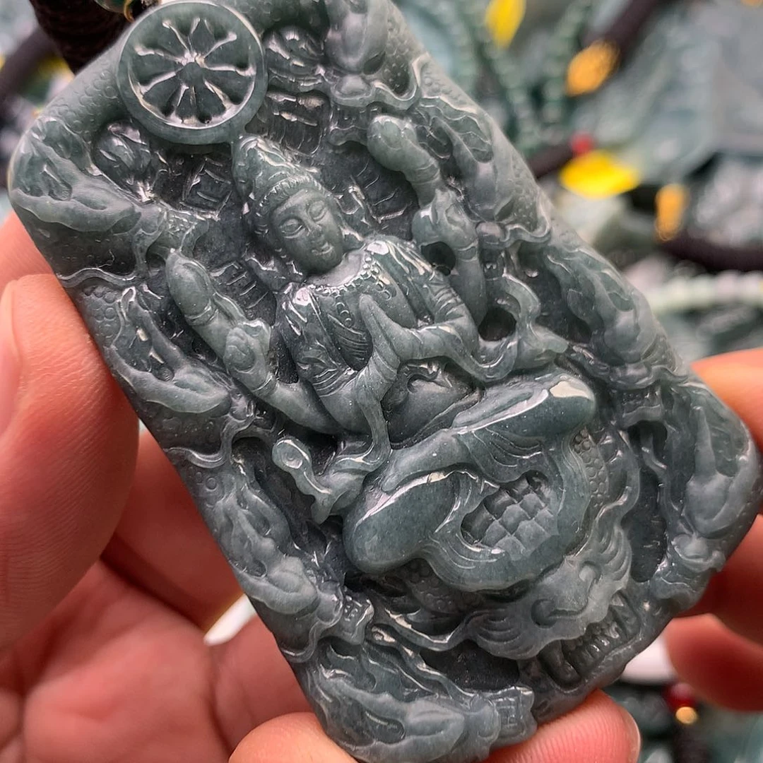 翡翠未镶嵌颈饰千手观音