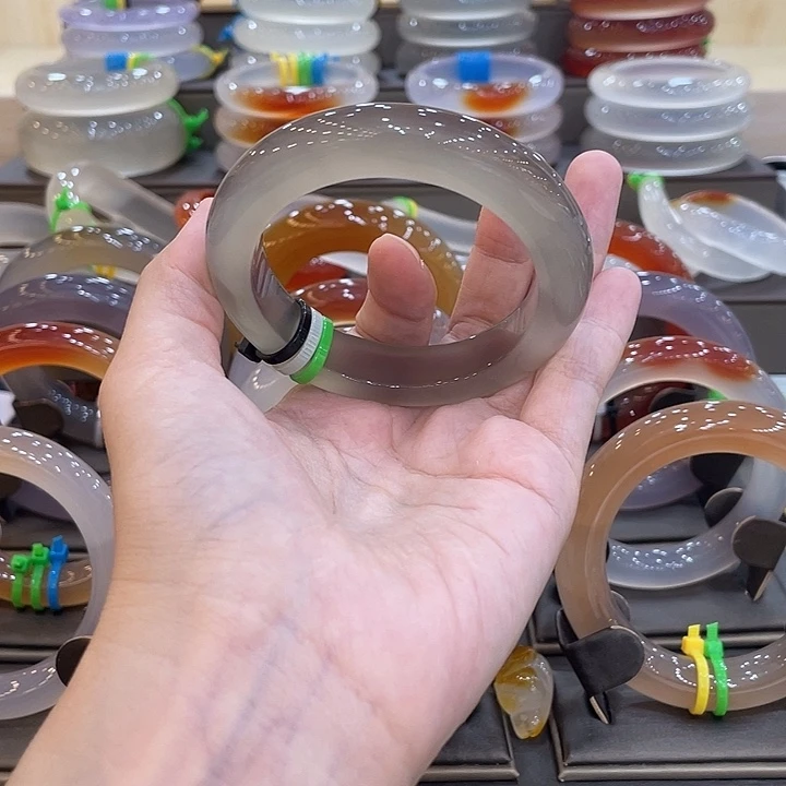 手镯玛瑙/玉髓未镶嵌