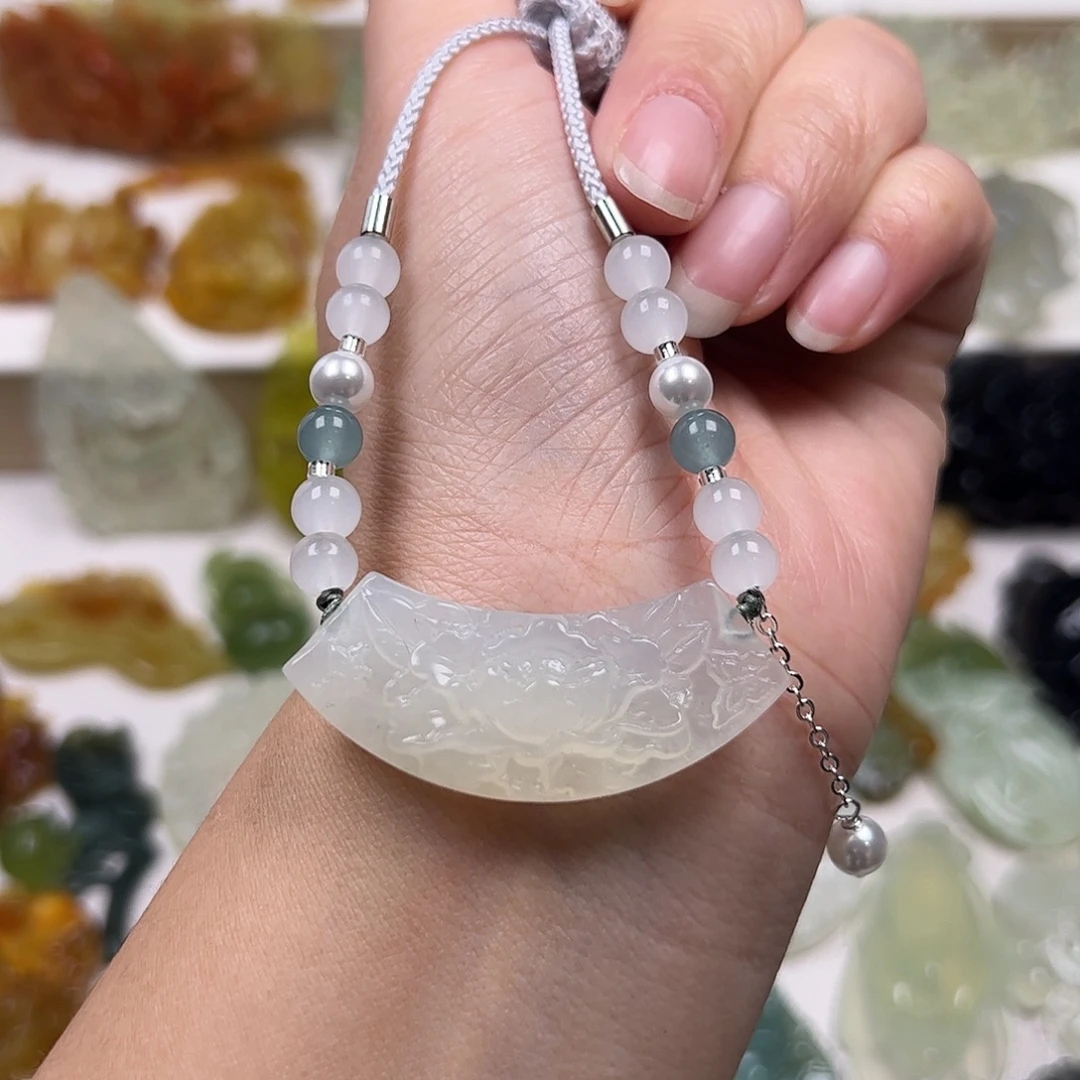 蛇纹石玉未镶嵌颈饰