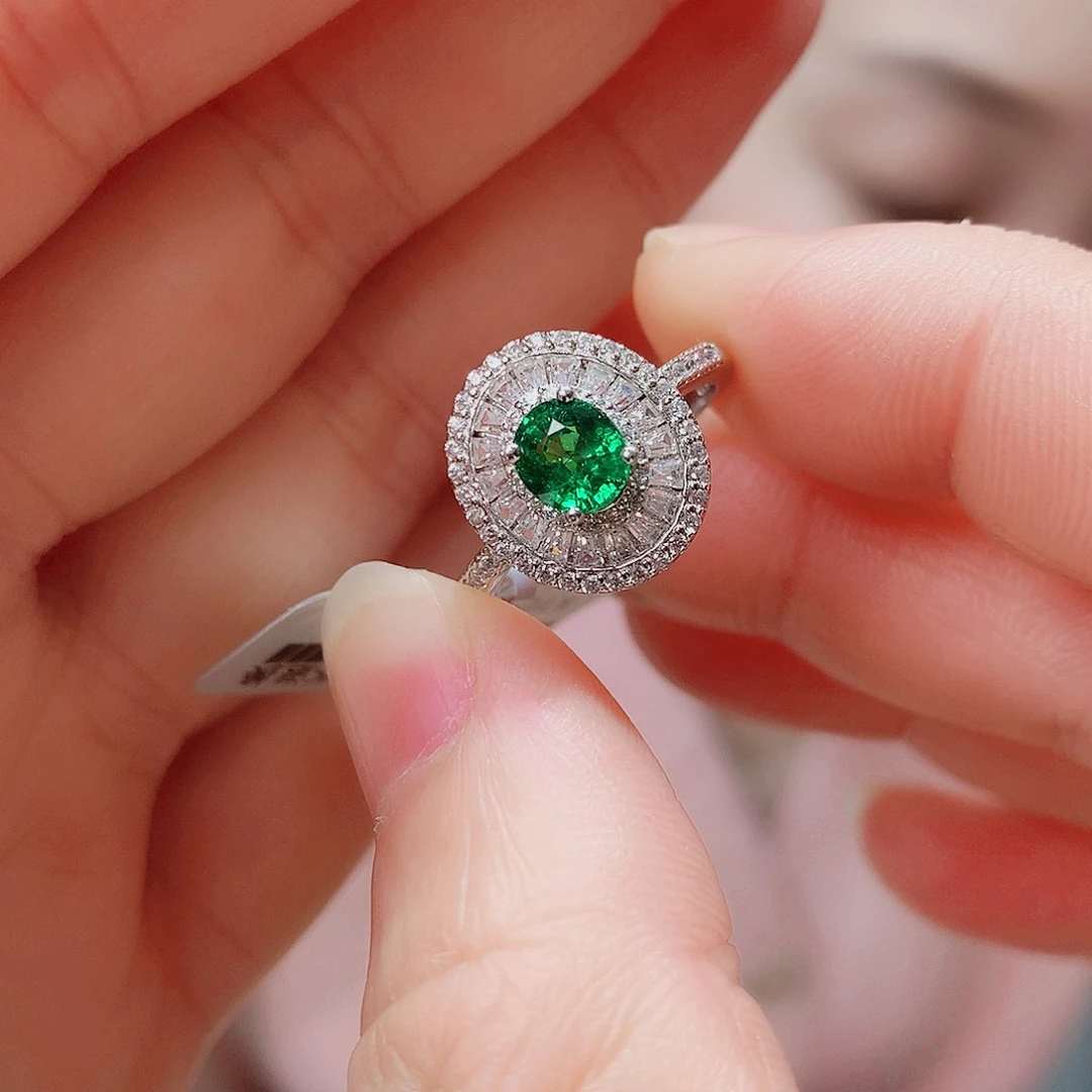 银S925镶嵌戒指石榴石（沙弗莱）