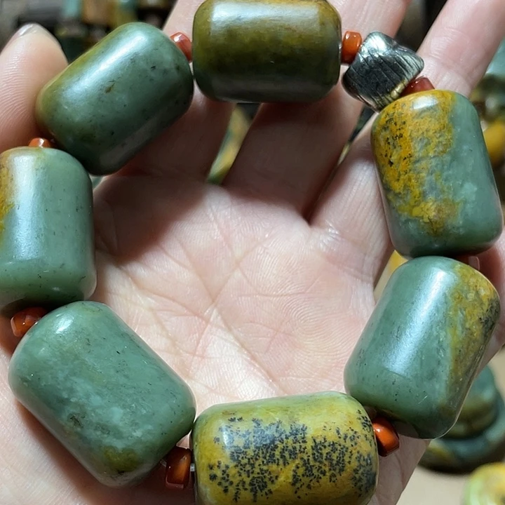 岫岩河磨玉（透闪石质玉）把件未镶嵌高*酒