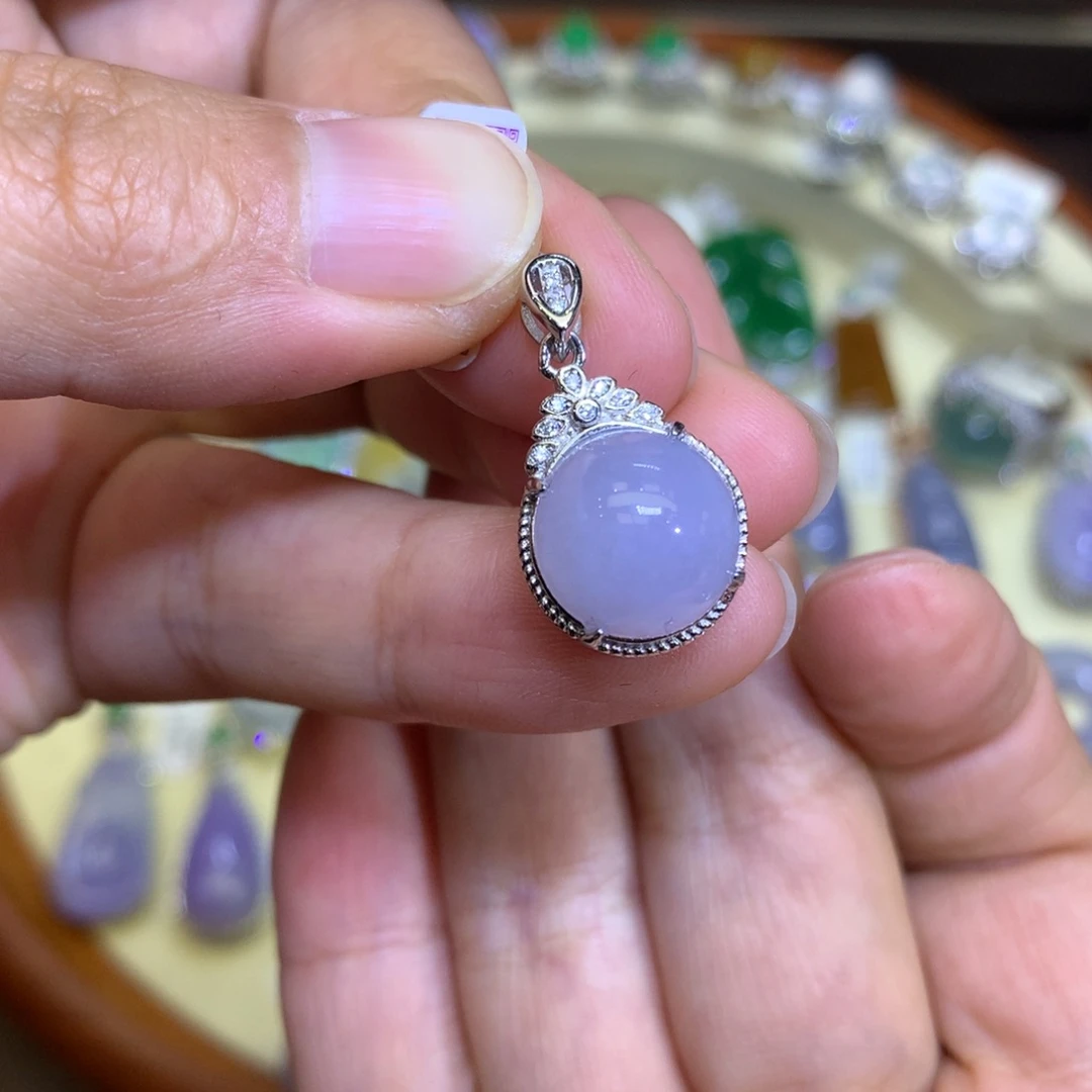 翡翠颈饰银S925镶嵌翡翠吊坠