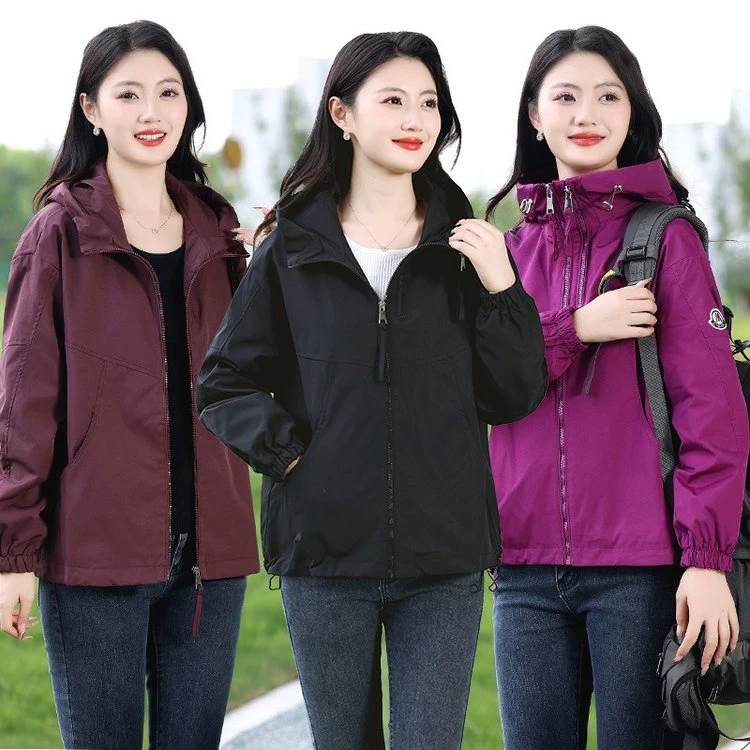 秒杀！断码清库存女士冲锋衣休闲连帽外套新款洋气户外大码夹克