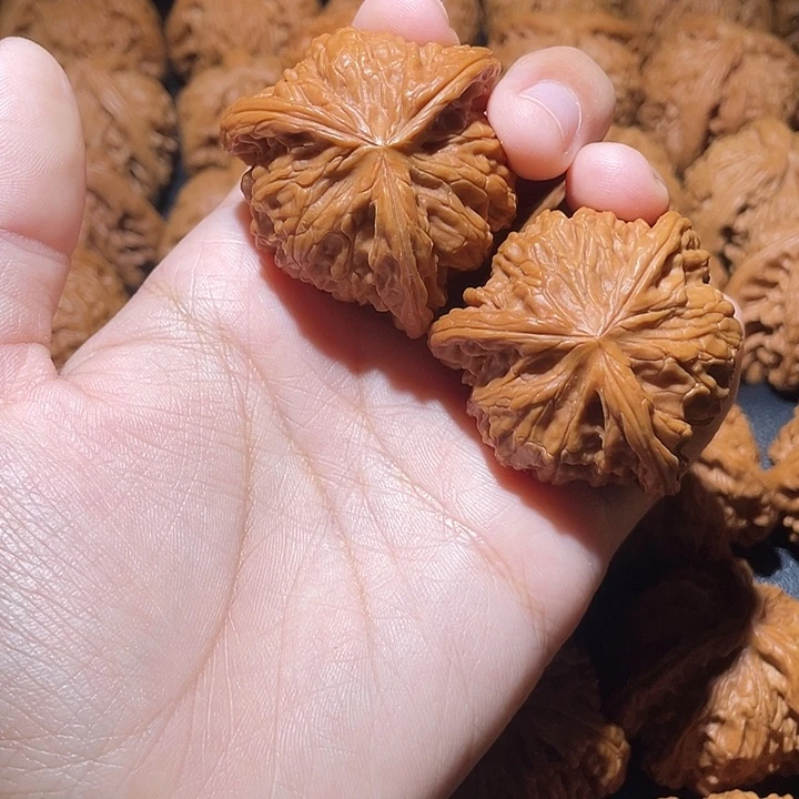 黑***蜜吊坠文玩核桃小妹三棱