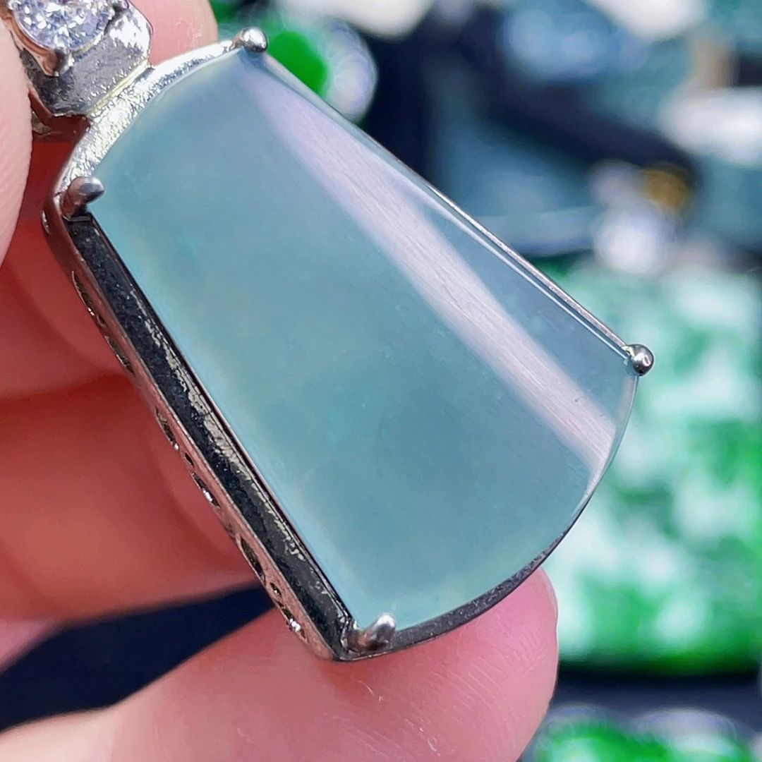 翡翠未镶嵌颈饰010