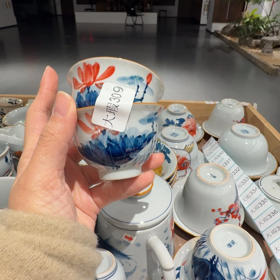 釉下手绘茶具微瑕