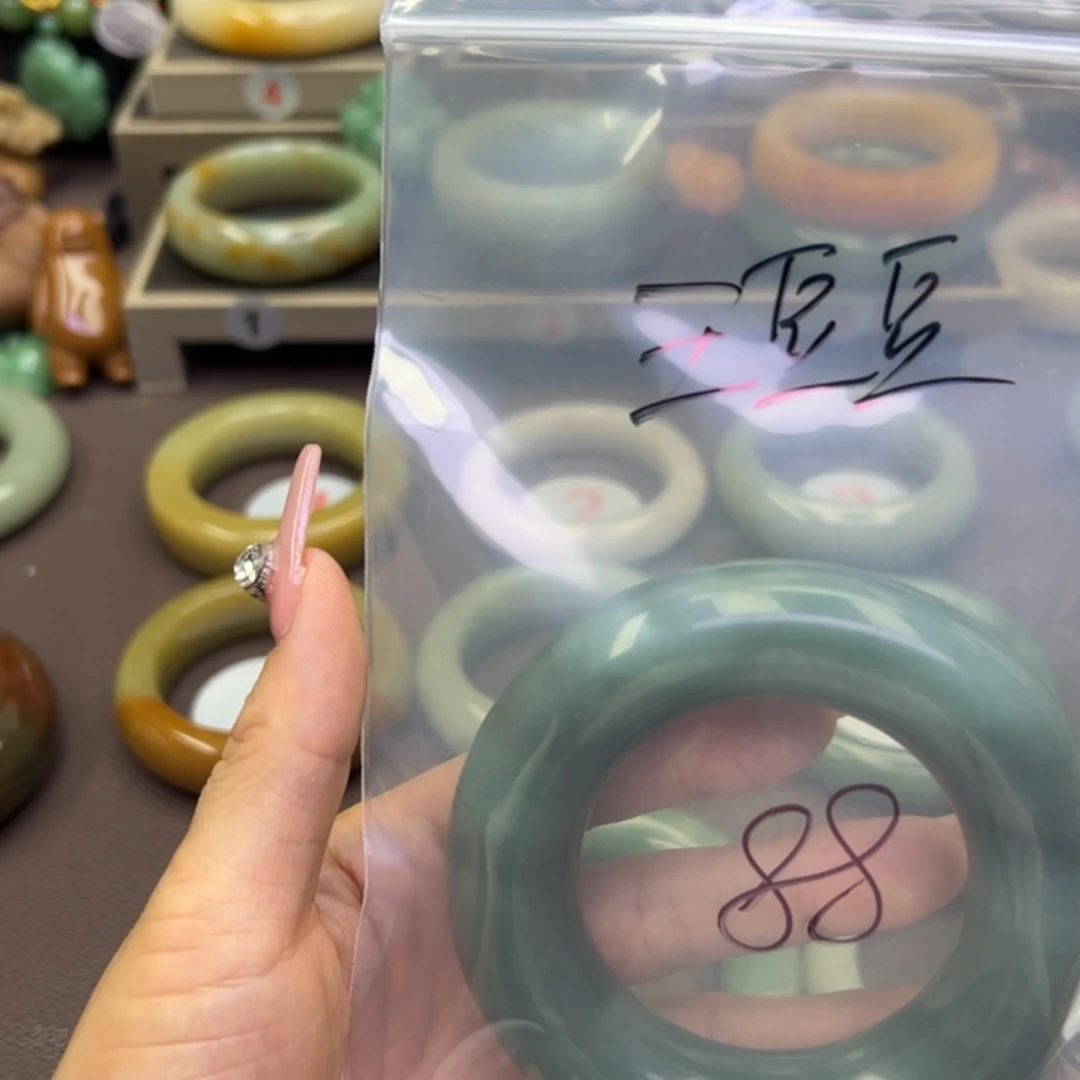 未镶嵌手镯石英岩玉王*豆