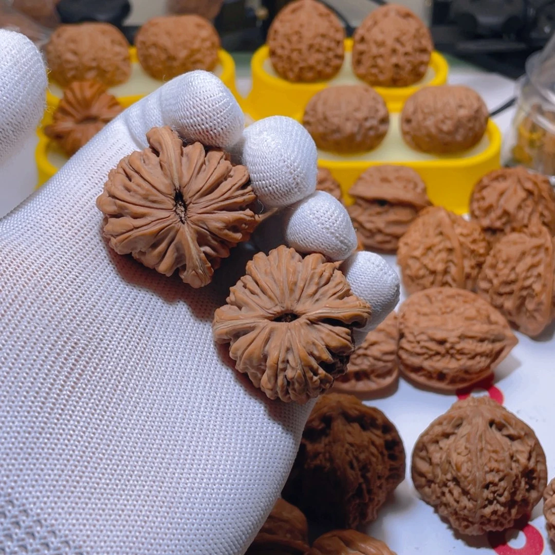 R***t吊坠文玩核桃文玩核桃篓子39