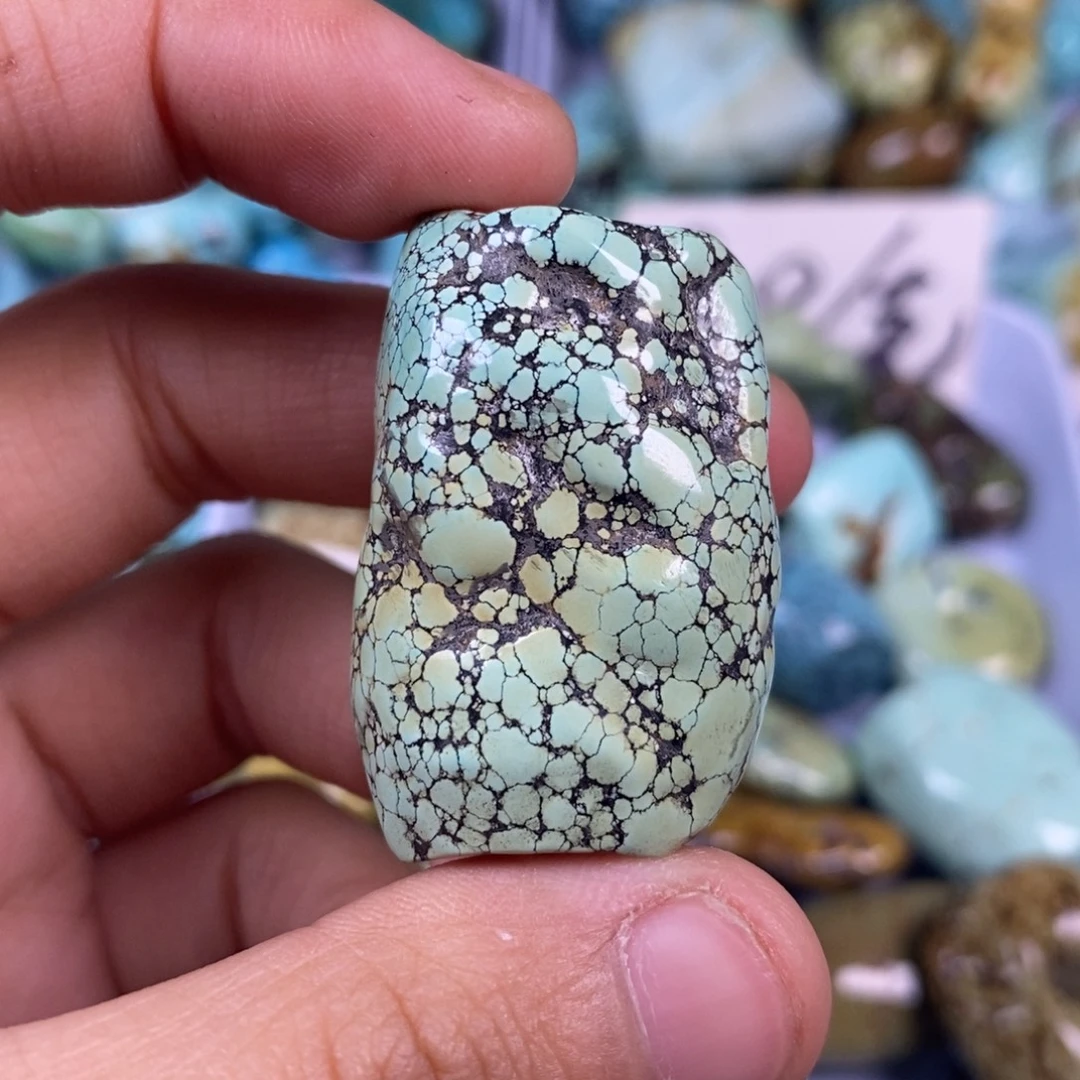 大***。绿松石未镶嵌颈饰