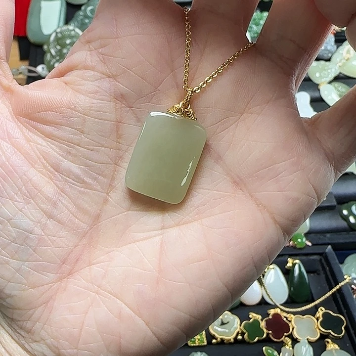 吊坠(赠链)银S925镶嵌和田玉华*