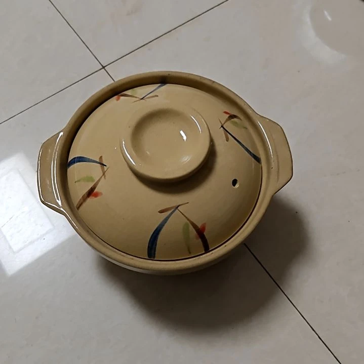 摆件盘子碗茶壶啥都有