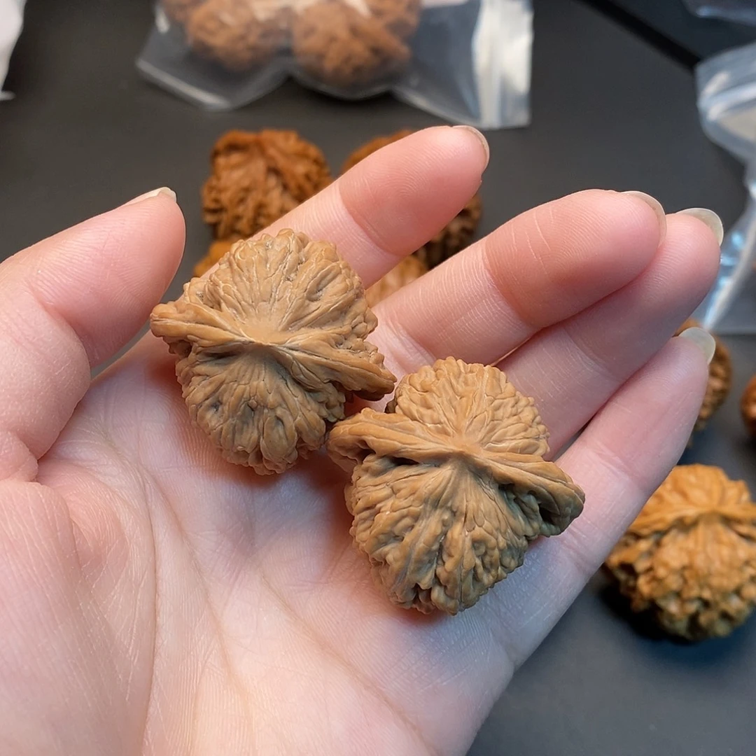 把件桃核放漏四座楼