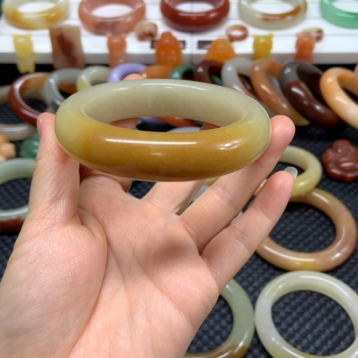 石英质玉未镶嵌手镯