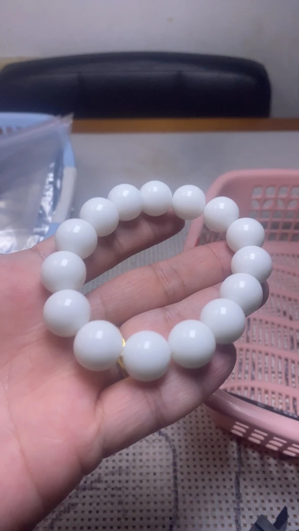 B614 14 亮白手串