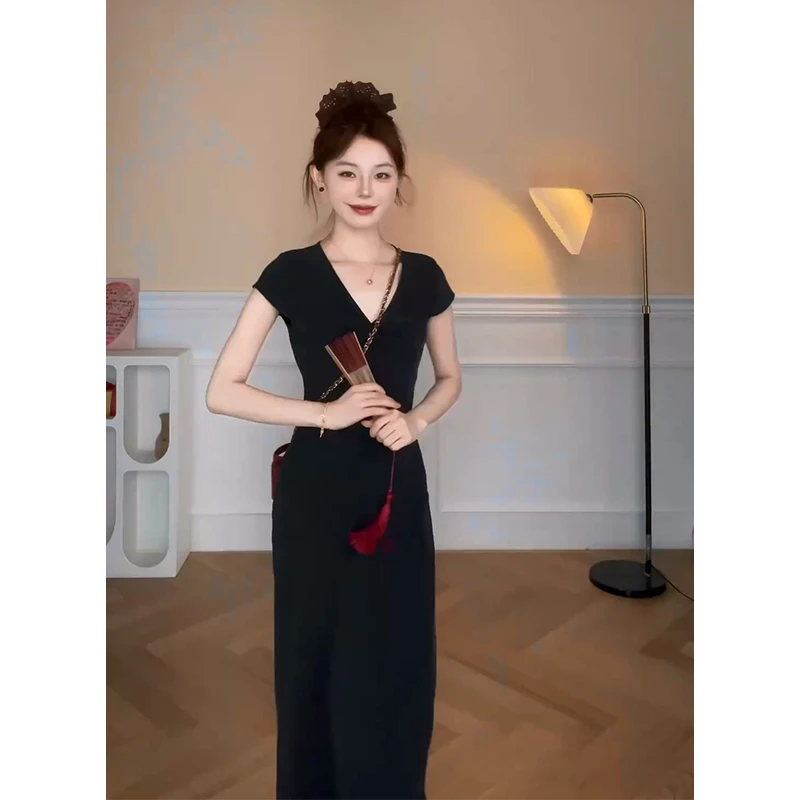 V领连衣裙2025夏季新款法式气质褶皱短袖收腰显瘦中长款百搭裙子