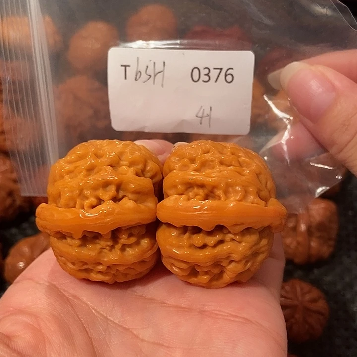 文玩核桃吊坠白狮子41