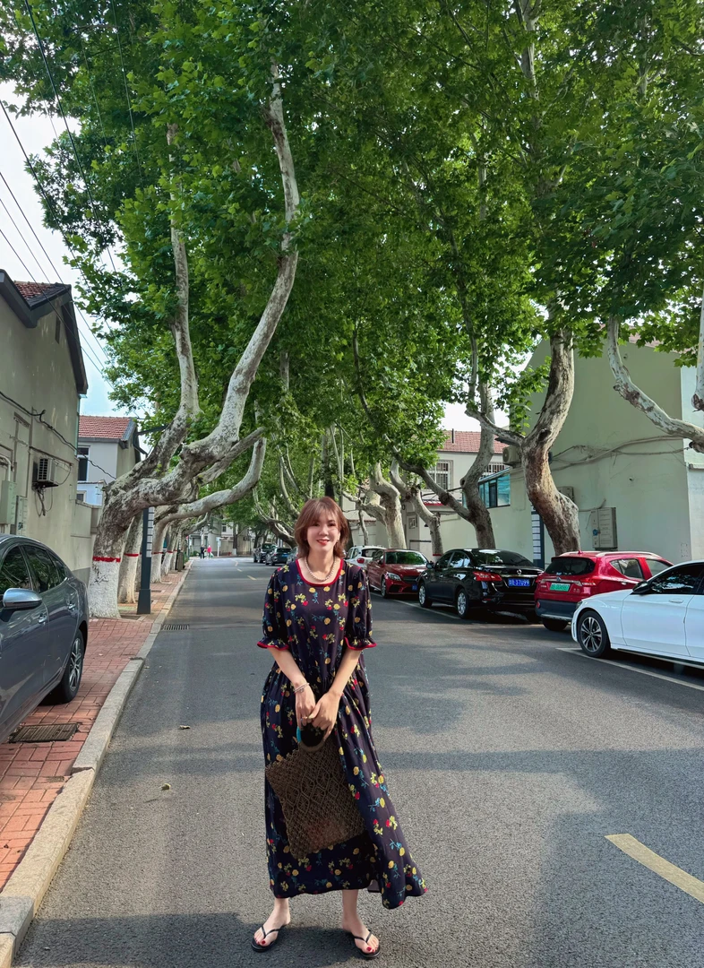 무지징−「赫本的花园」法式气质圆领碎花棉绸连衣裙