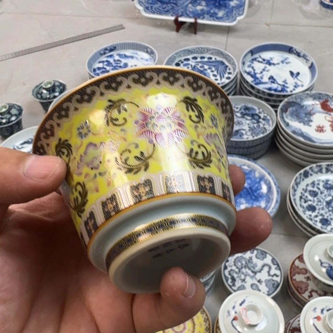 杯黄珐琅彩两才盖碗
