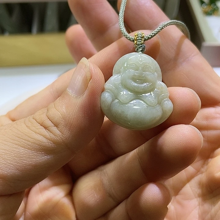 翡翠未镶嵌颈饰佛公