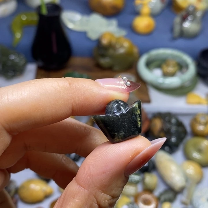 岫岩河磨玉（透闪石质玉）未镶嵌挂件