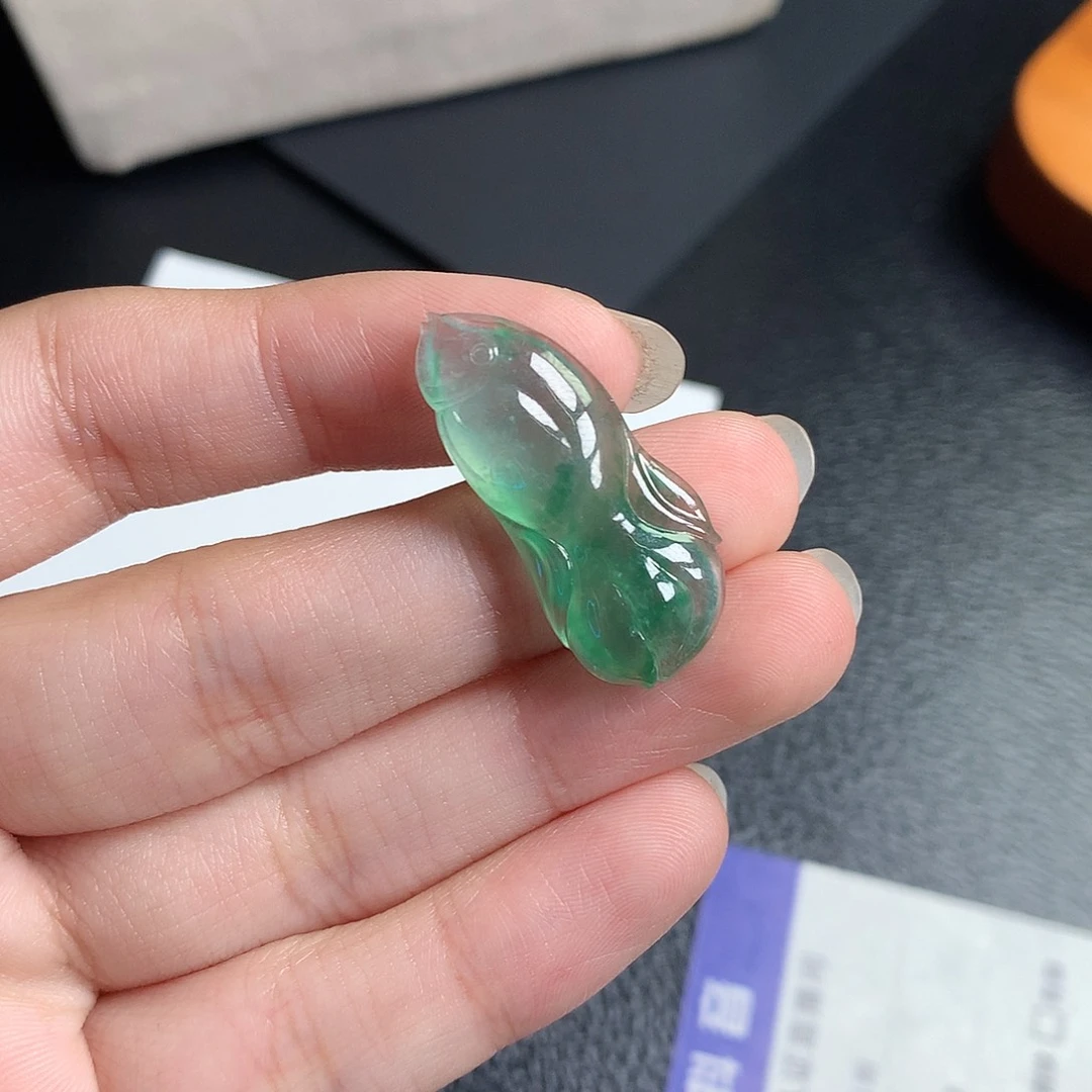 翡翠裸石缅甸天然A货翡翠冰种年年有余