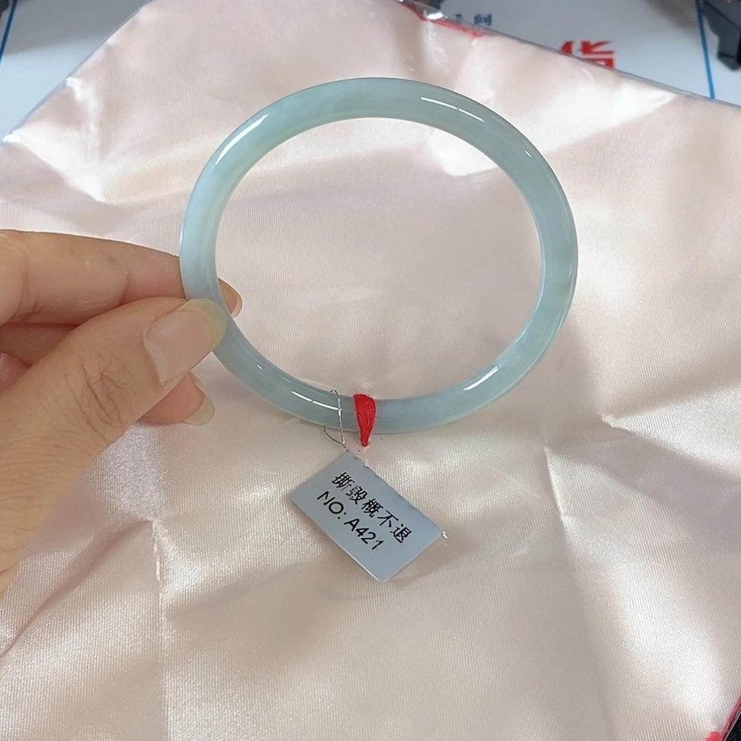 翡翠未镶嵌手镯（圆镯）56.6