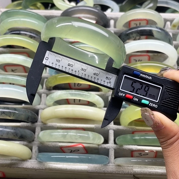 蛇纹石玉未镶嵌手镯35