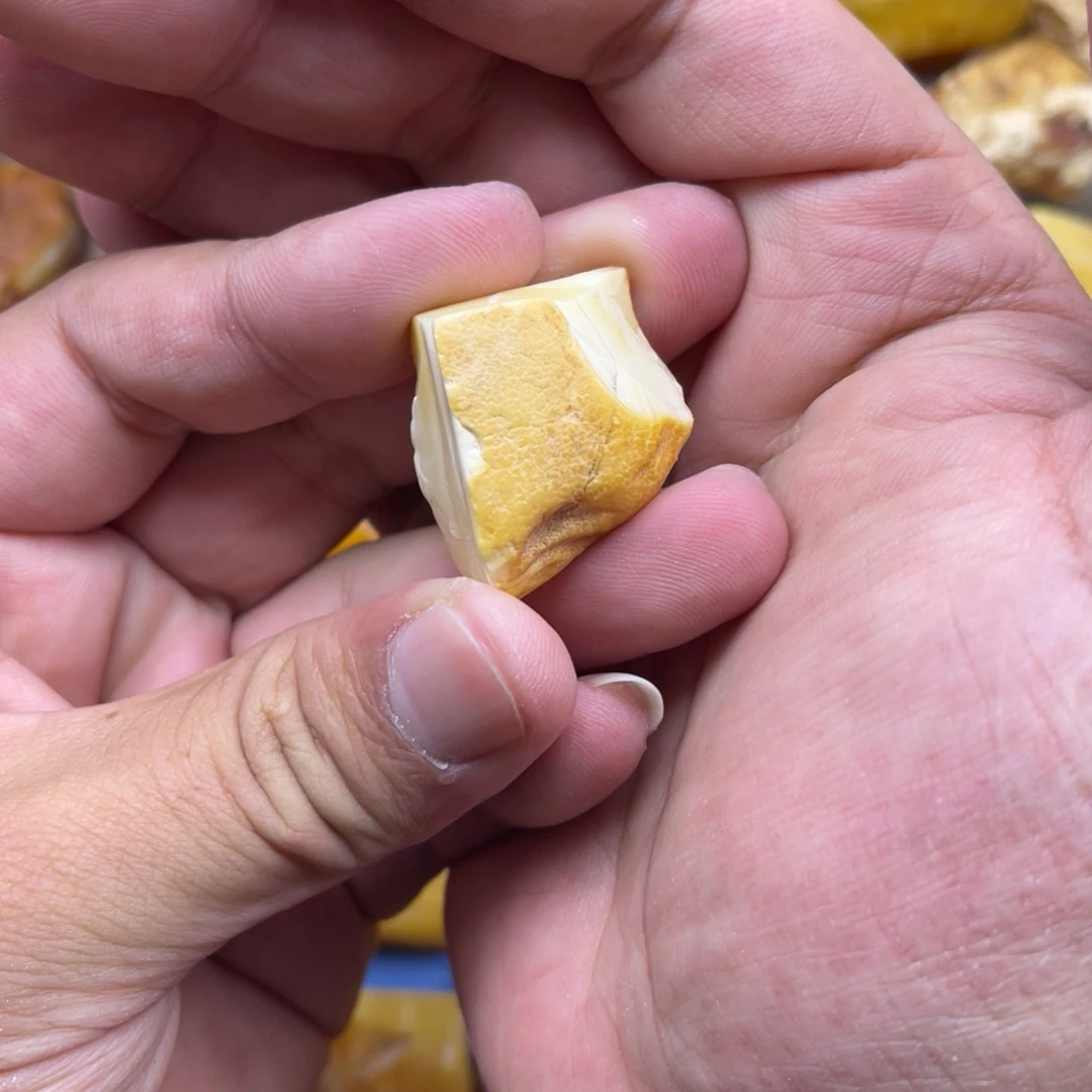 定制蜜蜡未镶嵌生****己原石