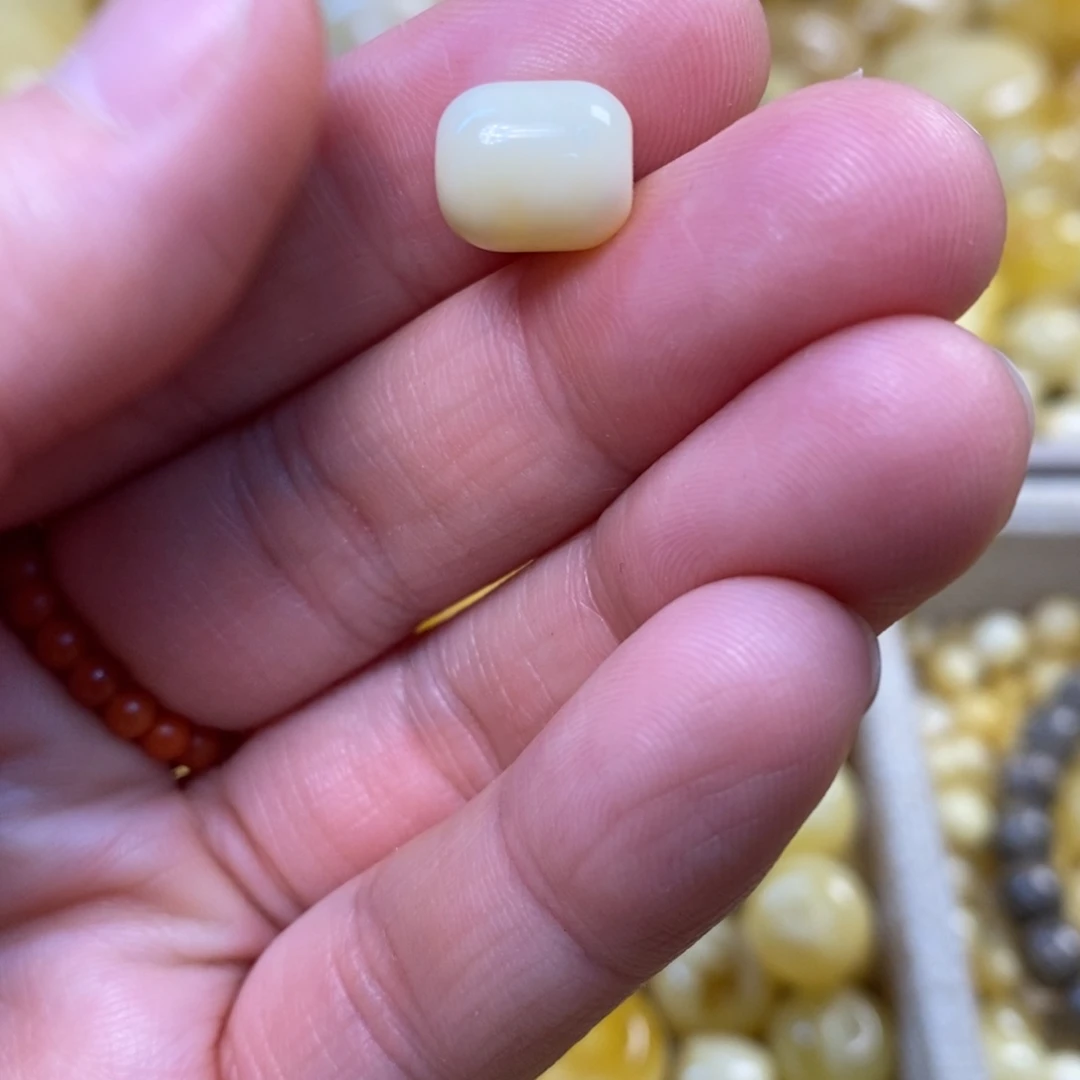 琥珀未镶嵌裸石蜜蜡配珠