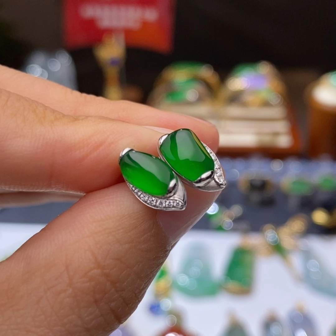 翡翠耳饰18K金镶嵌耳钉