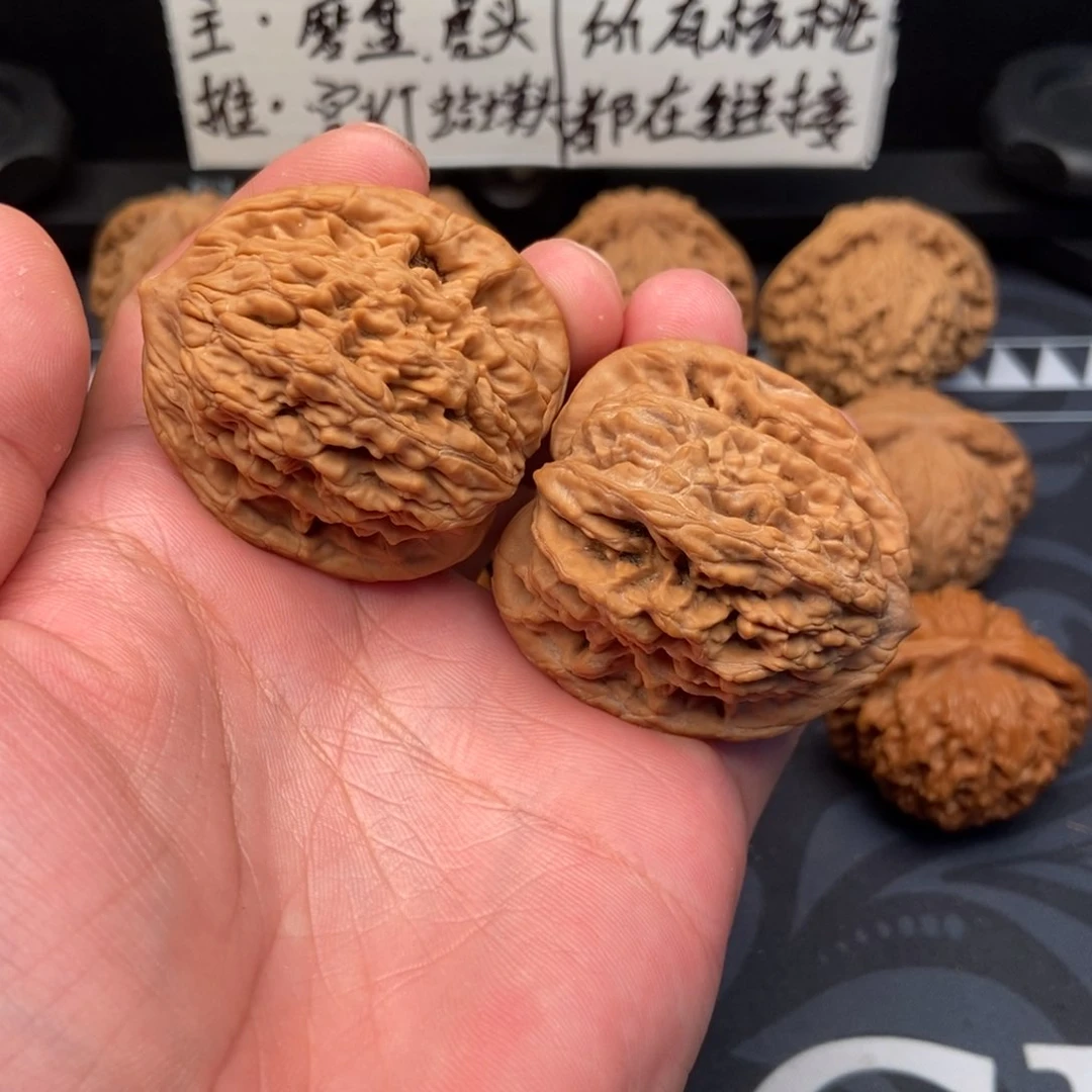 文玩核桃把件麦穗虎头(41尺寸)