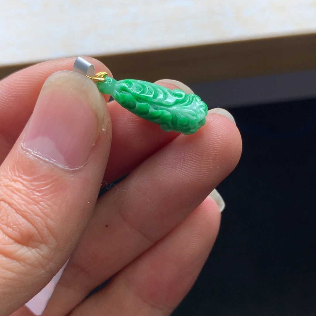 翡翠未镶嵌颈饰吊坠