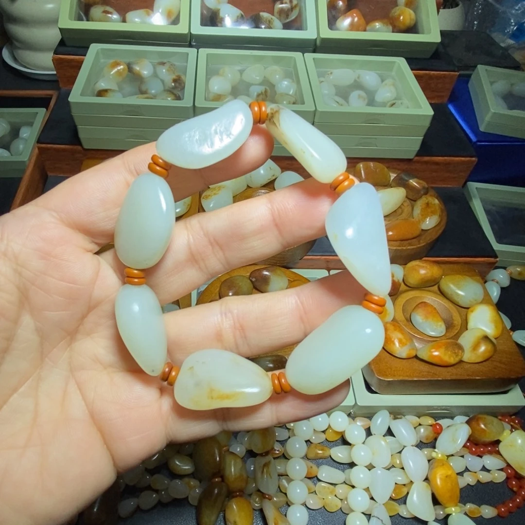 和田玉未镶嵌手串