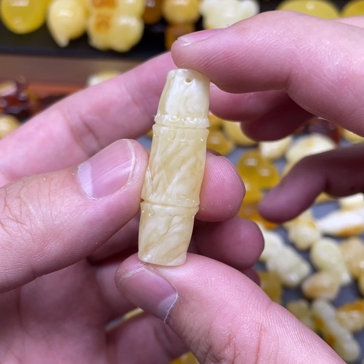 未镶嵌蜜蜡珠宝奇石