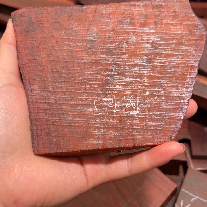 俗***檀香紫檀（小叶紫檀）边角料