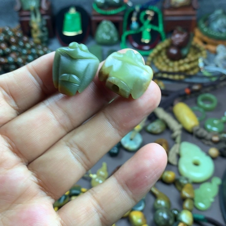 岫岩河磨玉（透闪石质玉）未镶嵌吊坠(赠链)3*